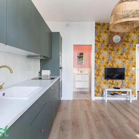 Contemporain Centre Et Plages * Nice